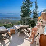 וילה Luxury Fiscardo Walk - Heated Pool & Jacuzzi *