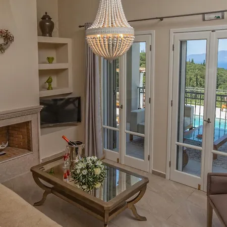 וילה Luxury Fiscardo Walk - Heated Pool & Jacuzzi *
