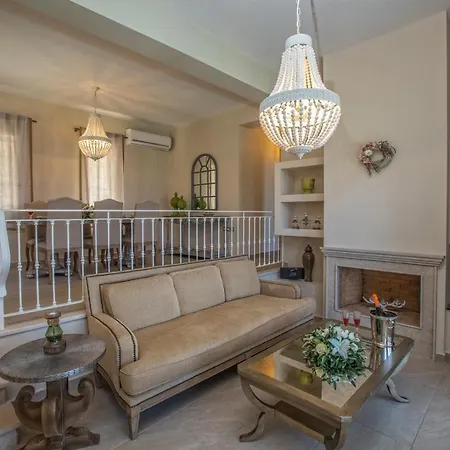 Luxury Fiscardo Walk - Heated Pool & Jacuzzi וילה *