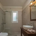 Luxury Fiscardo Walk - Heated Pool & Jacuzzi Villa