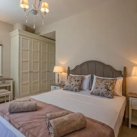 Βίλα Luxury Fiscardo Walk - Heated Pool & Jacuzzi