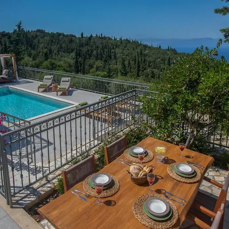 Villa Luxury Fiscardo Walk - Heated Pool & Jacuzzi *