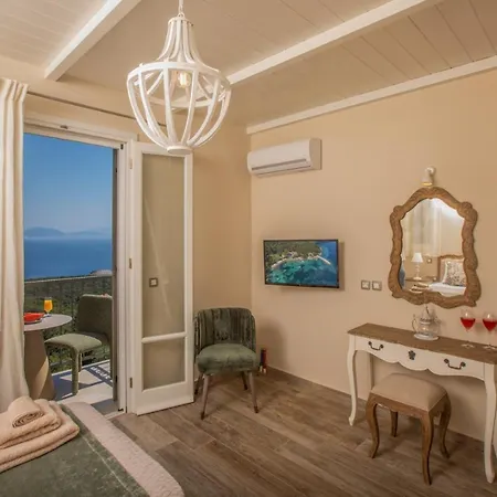 Luxury Fiscardo Walk - Heated Pool & Jacuzzi Fiskardo