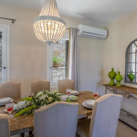 Luxury Fiscardo Walk - Heated Pool & Jacuzzi Fiskardo