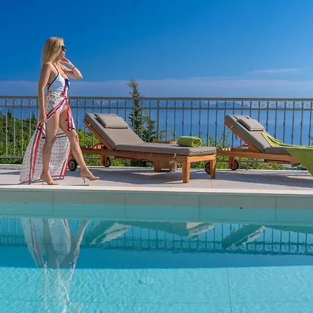 Villa Luxury Fiscardo Walk - Heated Pool & Jacuzzi *
