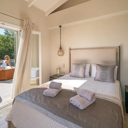 Luxury Fiscardo Walk - Heated Pool & Jacuzzi Villa Fiskardo