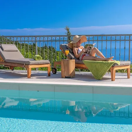 Villa Luxury Fiscardo Walk - Heated Pool & Jacuzzi Fiskardo