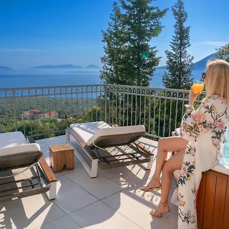 Villa Luxury Fiscardo Walk - Heated Pool & Jacuzzi *