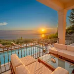 Luxury Fiscardo Walk - Heated Pool & Jacuzzi Willa *
