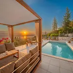 Luxury Fiscardo Walk - Heated Pool & Jacuzzi Willa