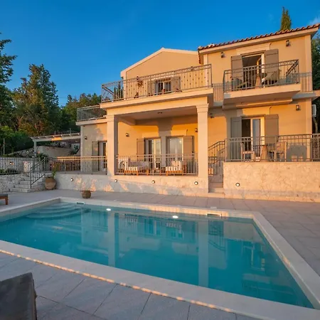 Luxury Fiscardo Walk - Heated Pool & Jacuzzi Willa